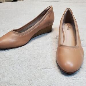 NWOT Clarks Nude Leather Wedge Shoes 10 Wide 10W Classic Capsule Old Money‎ Work